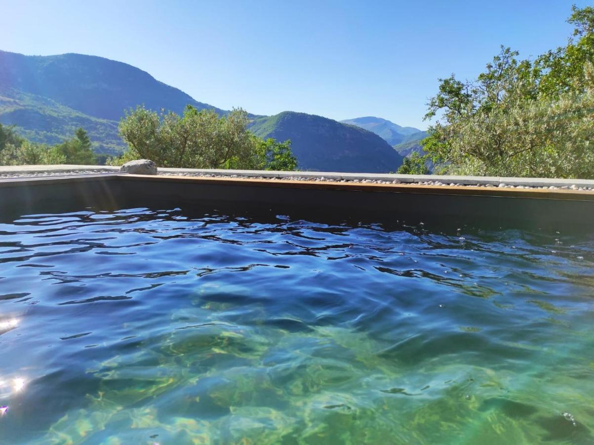 Entre Terre Et Ciel Bed and Breakfast Rémuzat Εξωτερικό φωτογραφία
