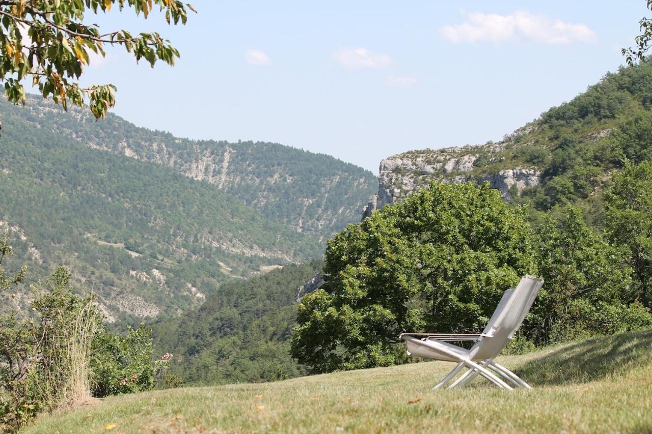 Entre Terre Et Ciel Bed and Breakfast Rémuzat Εξωτερικό φωτογραφία